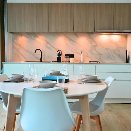 Appartement La - Penthouse Vue - Ideal Couples & Amis - 1min - 4 Terrasses - Parking Prive Gratuit - Tram 2min A Pied