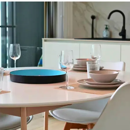 Appartement La - Penthouse Vue - Ideal Couples & Amis - 1min - 4 Terrasses - Parking Prive Gratuit - Tram 2min A Pied